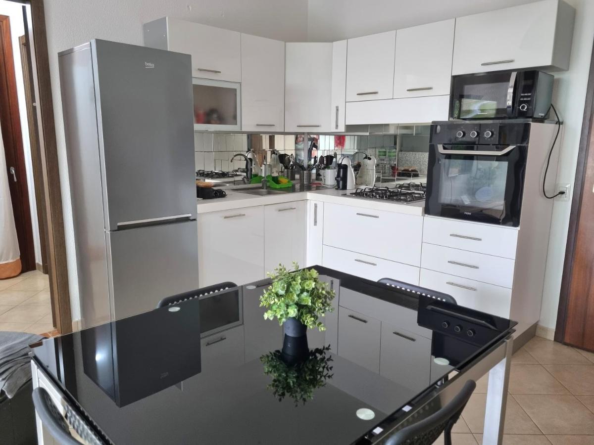 Valevalehome - Home Gallery With Fully Equipped Kitchen, Reserved Parking, Big Garden ออลเบีย ภายนอก รูปภาพ