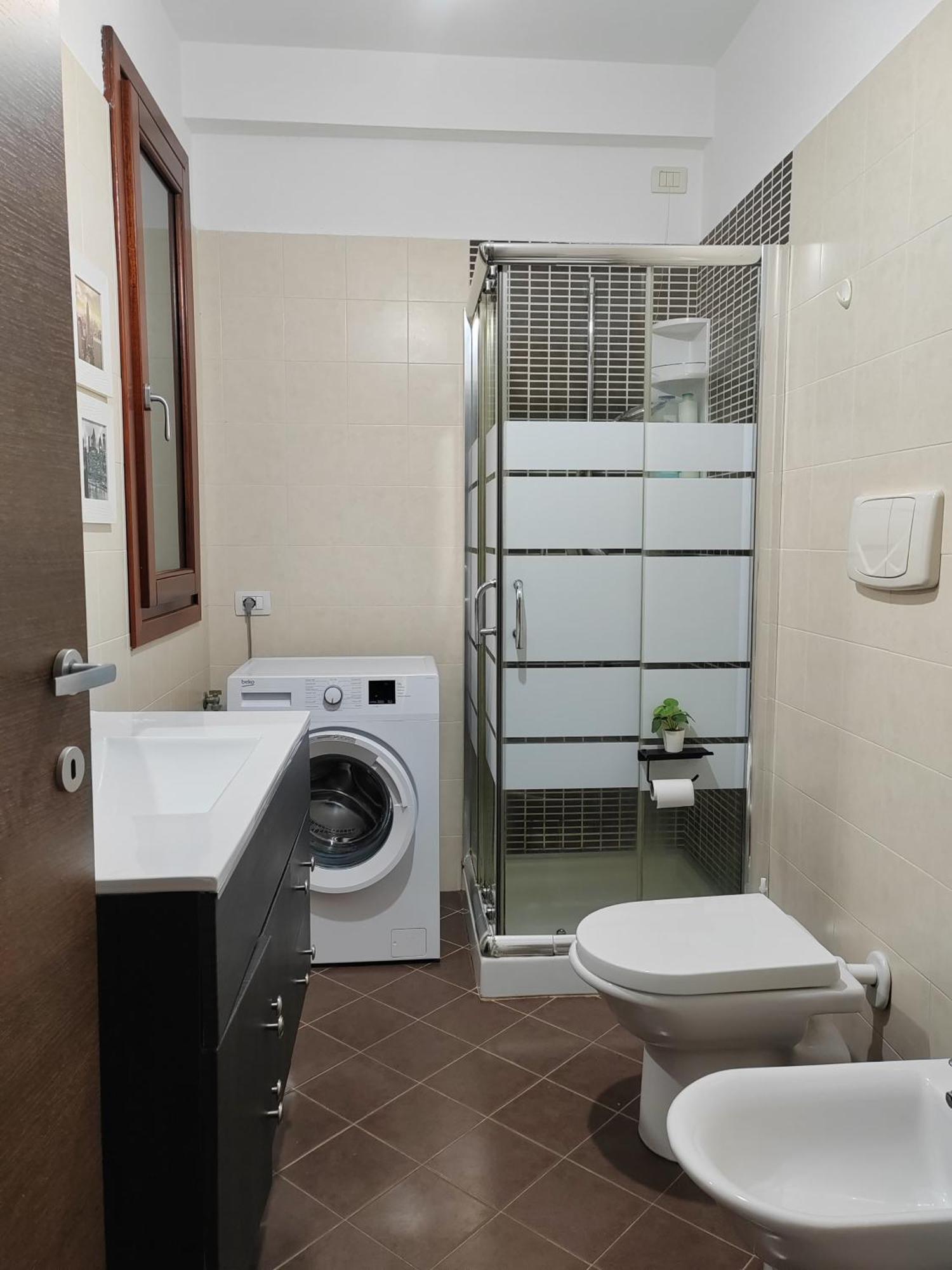 Valevalehome - Home Gallery With Fully Equipped Kitchen, Reserved Parking, Big Garden ออลเบีย ภายนอก รูปภาพ