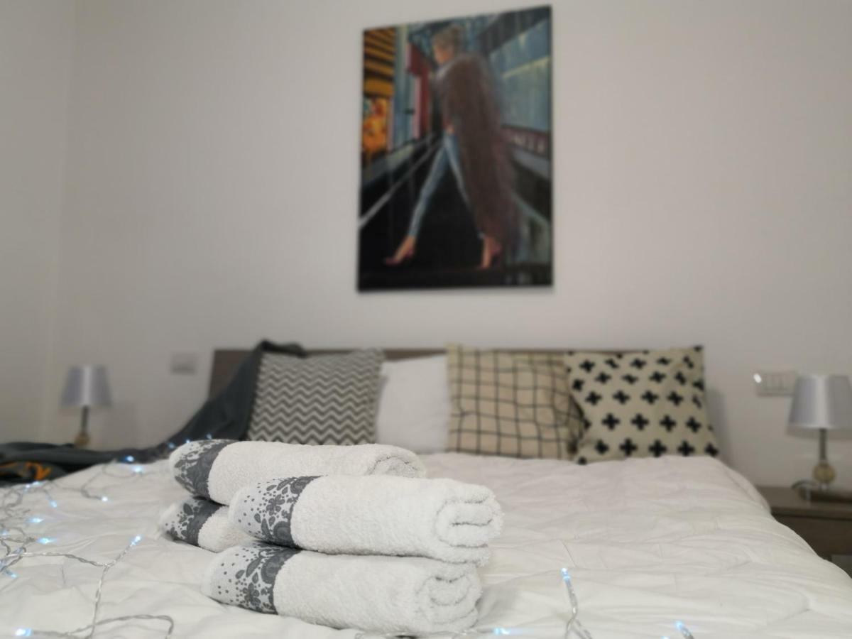 Valevalehome - Home Gallery With Fully Equipped Kitchen, Reserved Parking, Big Garden ออลเบีย ภายนอก รูปภาพ