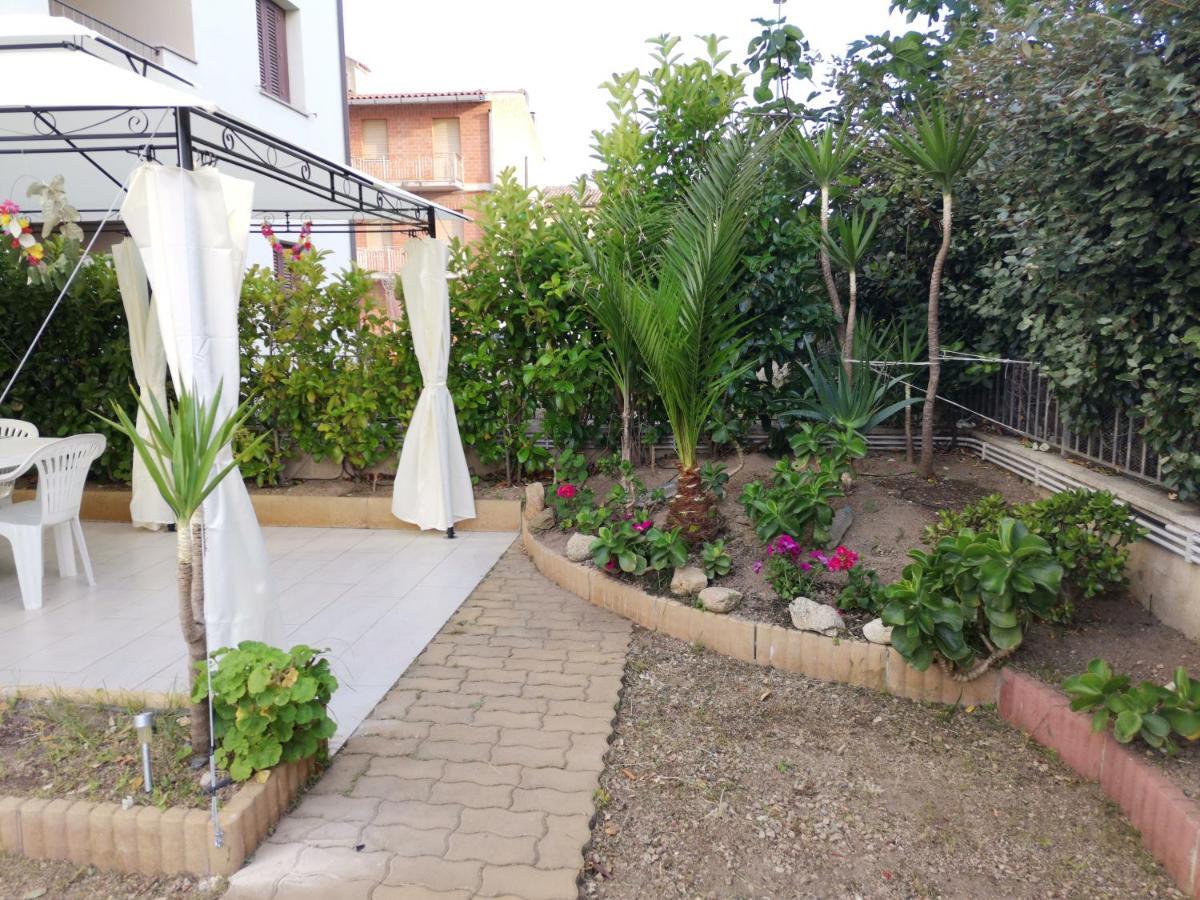 Valevalehome - Home Gallery With Fully Equipped Kitchen, Reserved Parking, Big Garden ออลเบีย ภายนอก รูปภาพ